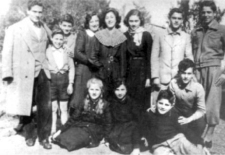 Pasolini con i suoi allievi di Ciampino (sito Proloco Ciampino)