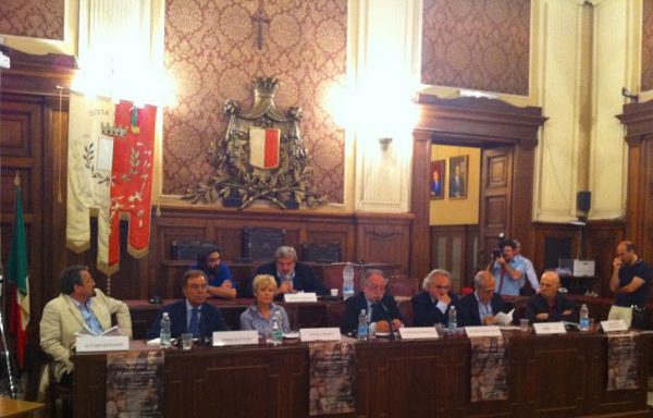 "Pasolini intervista Pound". Un'immagine del convegno di Bari, 18 giugno 2012