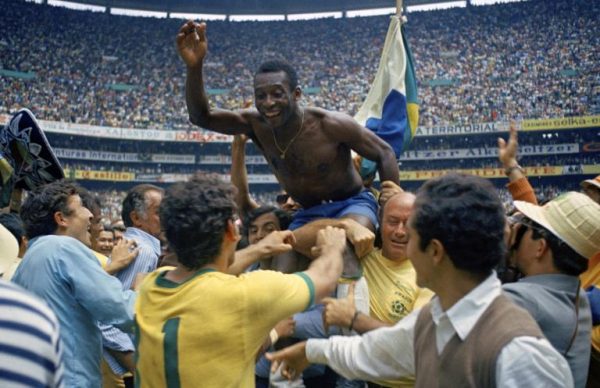 Il Brasile esulta dopo la vittoria sull'Italia ai mondiali del 1970